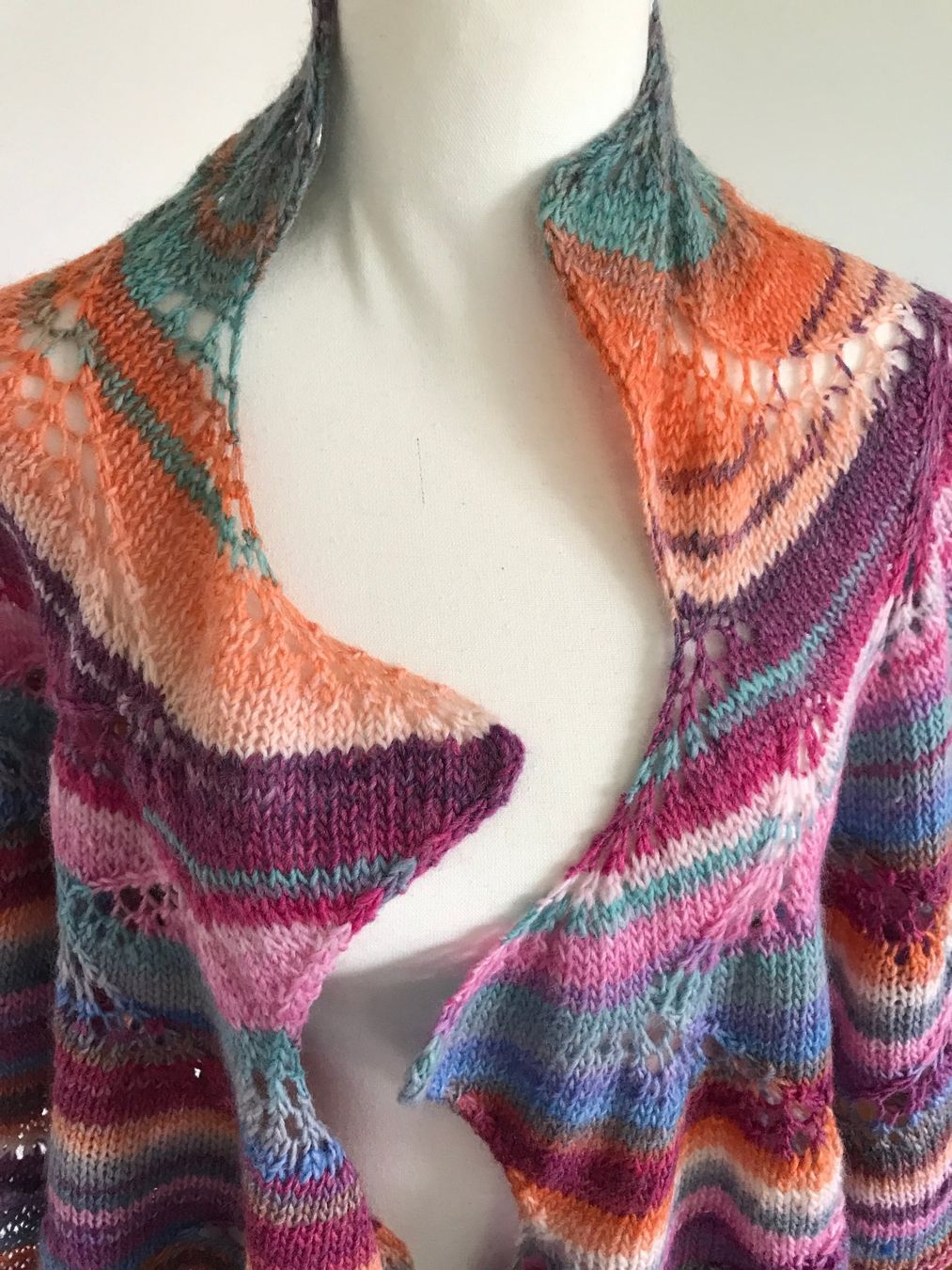 Altro in Moda donna: Cape - halbrundes Tuch - handgestrickt – Nuovo e nell'imballaggio originale da Riniken venduto da einfach-so 3