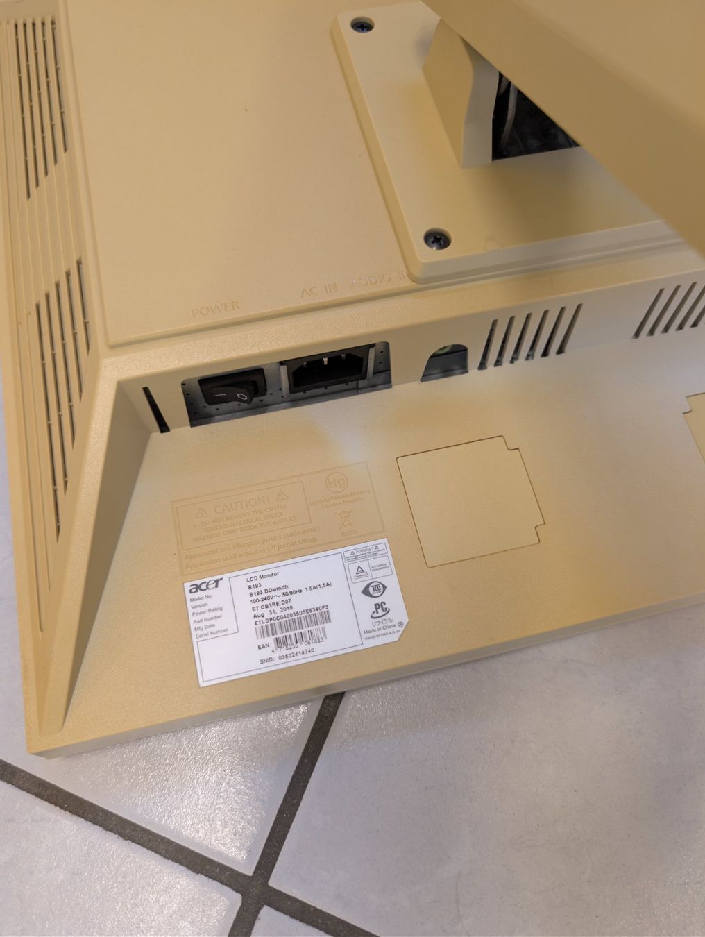 Ecrans: Monitor vga Acer - Samsung – D'occasion à Bellinzona par fan_tc7f 2
