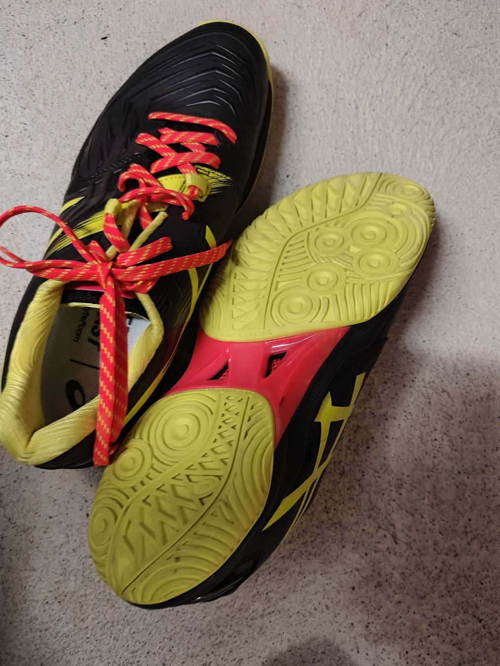 Scarpe da uomo: Asics Blast FF Indoor Shoes Size EU 42 – Nuovo (secondo la descrizione) da Volketswil venduto da huzh 1