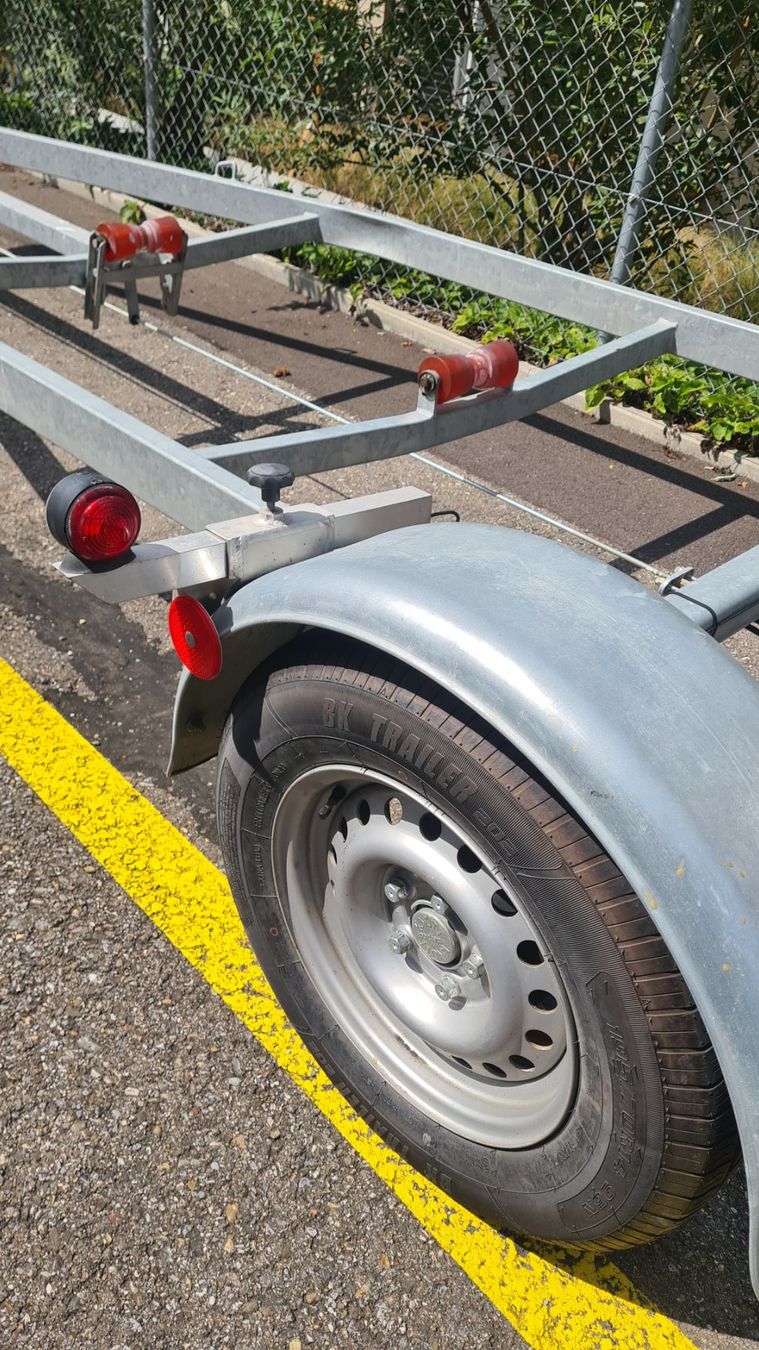 Harbeck Anhänger: Bootstrailer Harbeck B 1300 (MFK 28.5.2024) – Gebraucht aus Lachen SZ von Manozurf 3