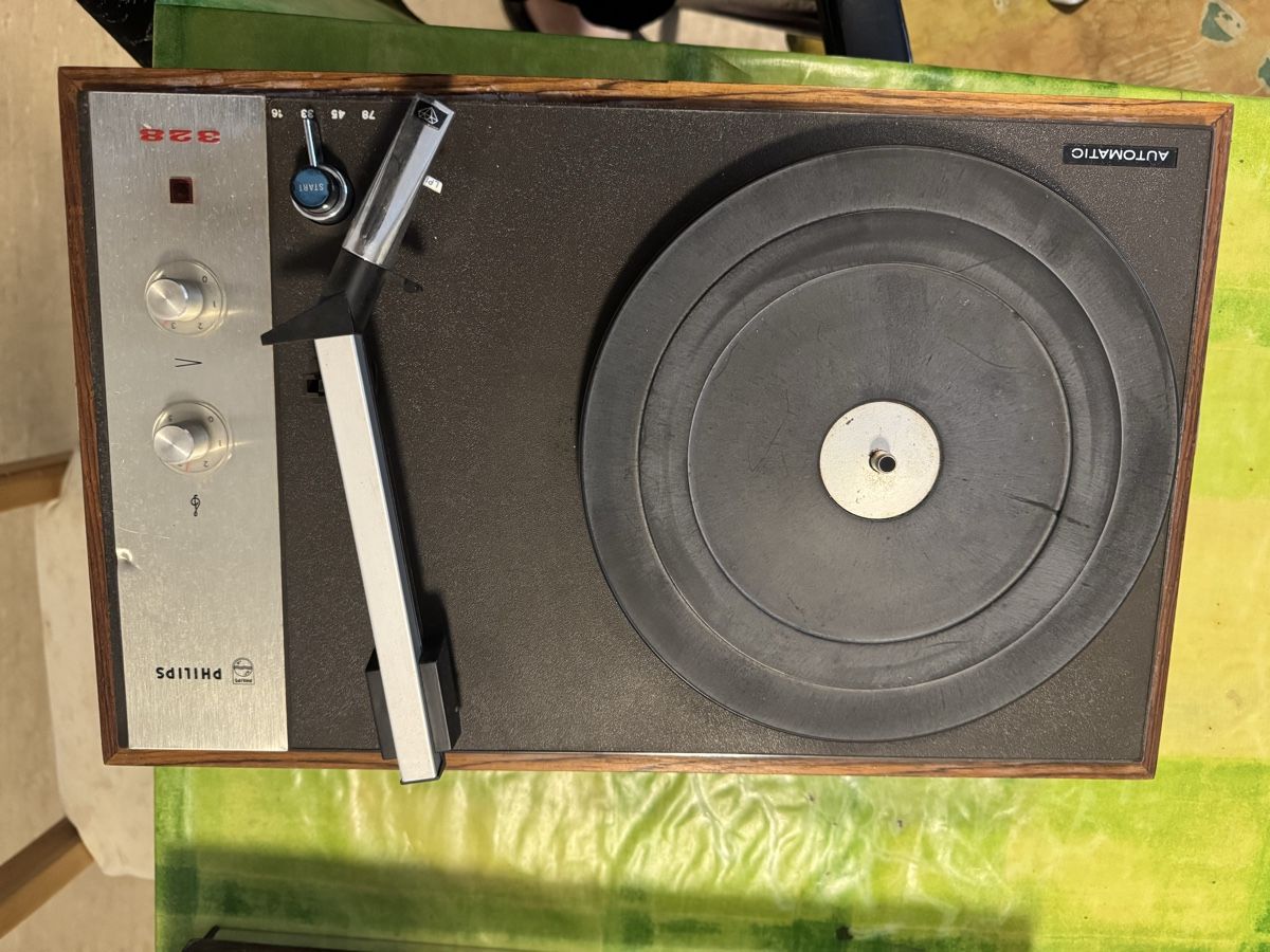 Philips Giradischi: Phillips Plattenspieler 328 – Usato da Gelterkinden venduto da seb_8jzy 2