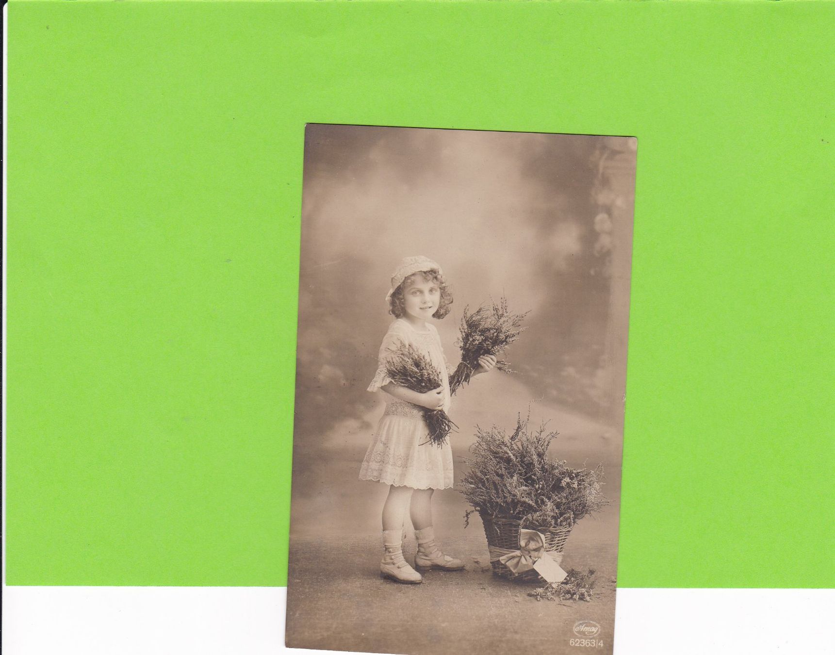 Cartoline postali: Mädchen mit Blumen – Usato da St. Peterzell venduto da neckertal