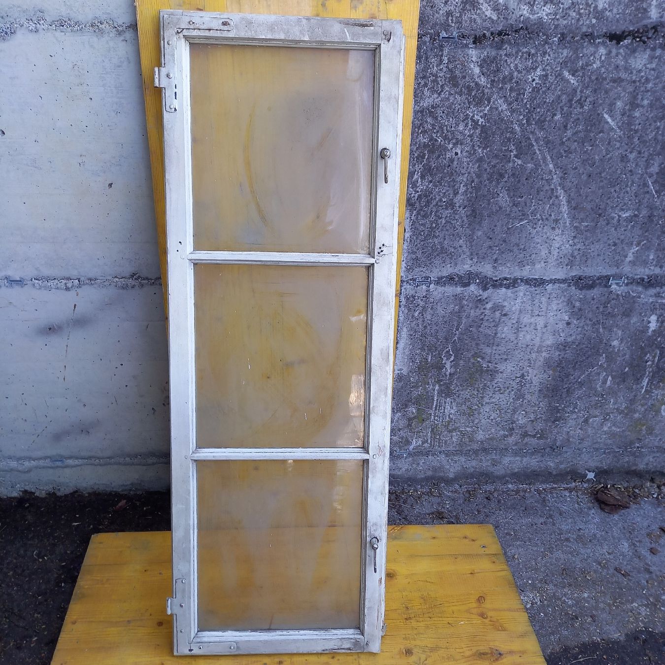 Finestre: Altes gebrauchtes Holzfenster – Usato da Galgenen venduto da Allerlei8854