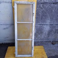 Altes gebrauchtes Holzfenster