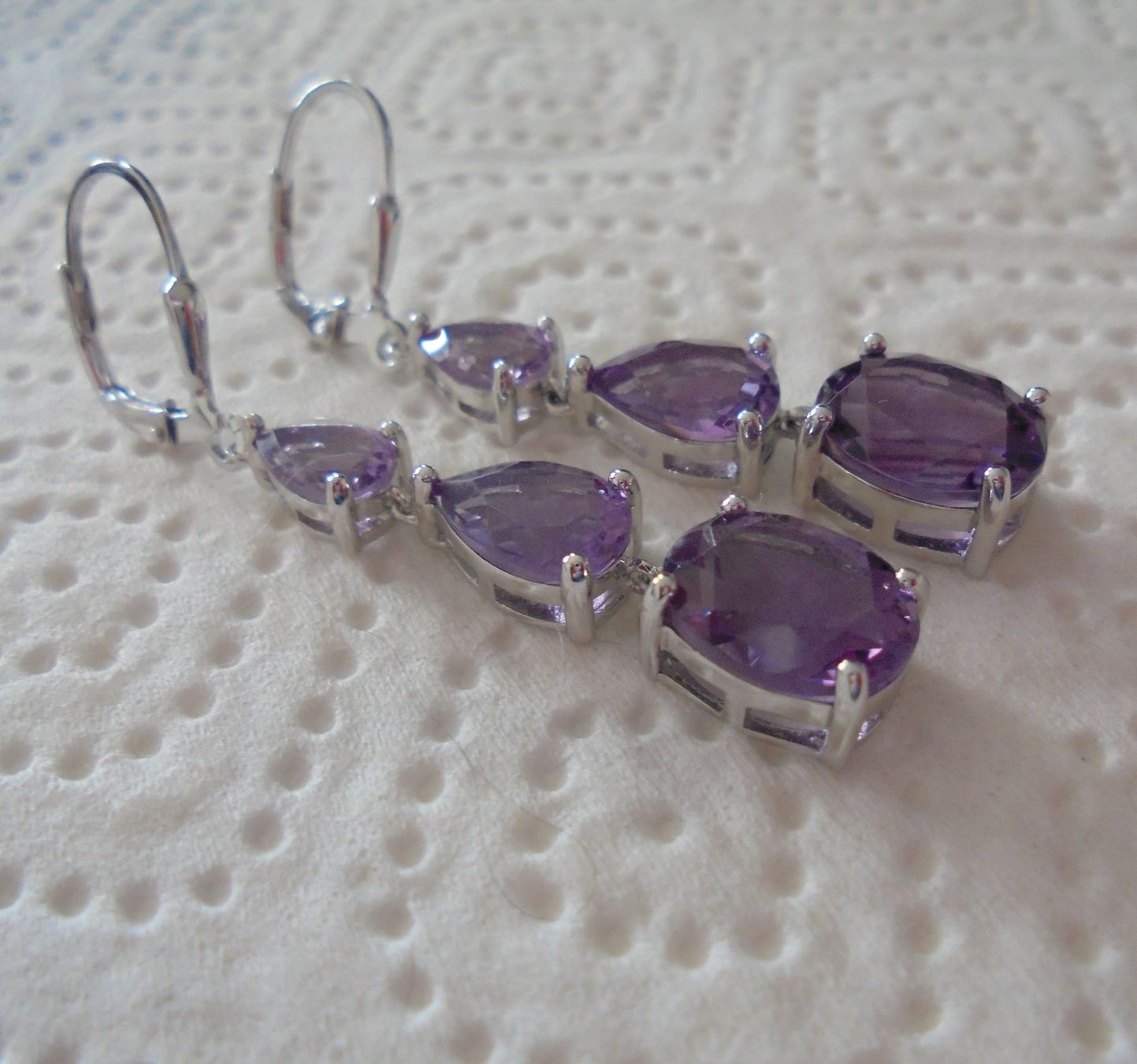 Orecchini pendenti & Orecchini a lobo: Echtschmuck: Amethyst-Silberohrringe – Nuovo (secondo la descrizione) da Zuchwil venduto da maumauchi 7