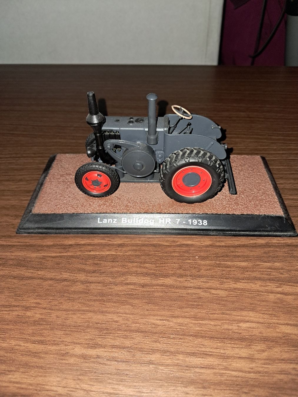 Modellbausätze & Standmodelle: LANZ BULLDOG HR7  -  1938 – Neu und originalverpackt aus Le locle von juliensaran