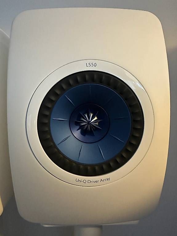 Kef Casse acustiche: Enceintes KEF LS50 avec pieds assortis – Usato da Sion venduto da bru_v9tb 1