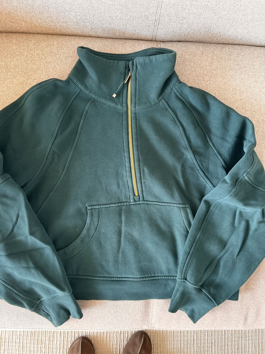 Lululemon Pullover & Sweatshirts: Lululemon sweat-shirt – Gebraucht aus Nyon von noi_tf8q