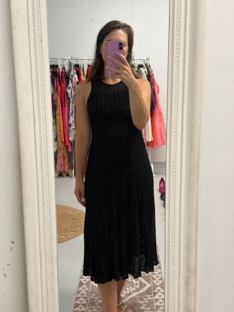 Sandro Kleid Gr. 38 schwarz gestrickt Midikleid Häkelkleid