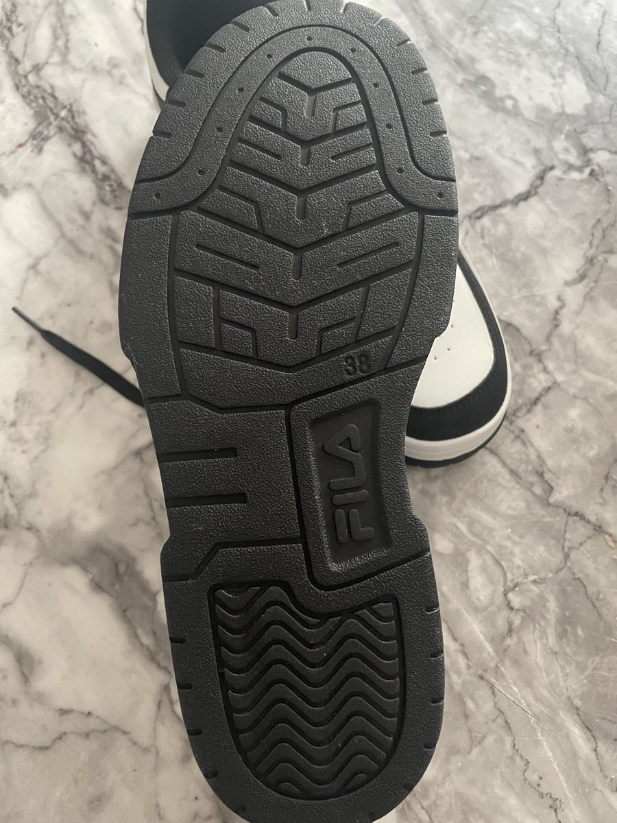 Damenschuhe: Turnschuhe – Neu und originalverpackt aus Gossau ZH von Lavinia07 2