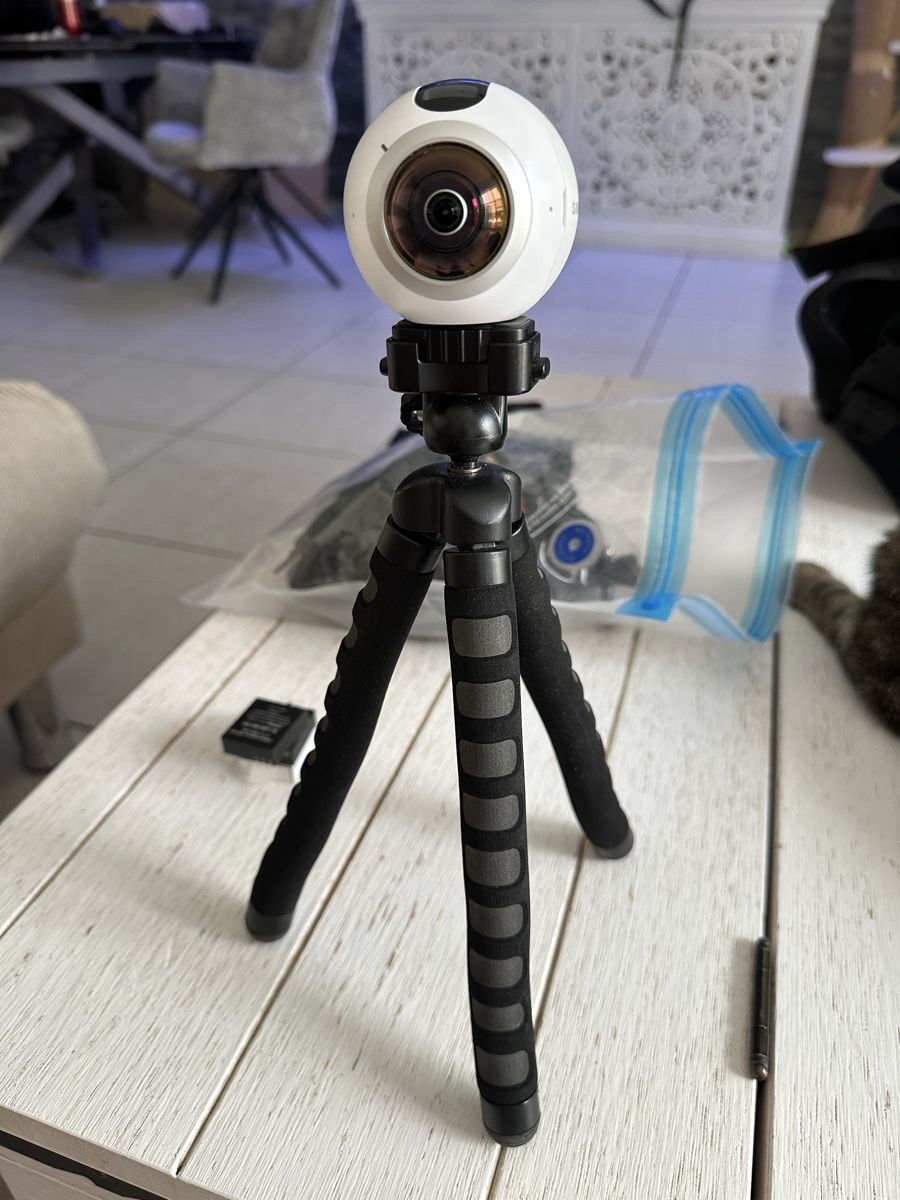 Samsung Action Cam:  Samsung Gear 360 Kamera – D'occasion à Dübendorf par Camawa