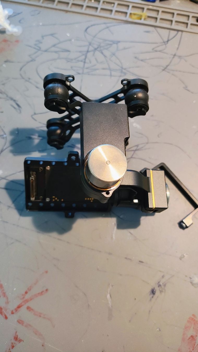 DJI Action Cam: gimbal dji zenmuse h3-3d – Usato da Courroux venduto da cap_s8kw