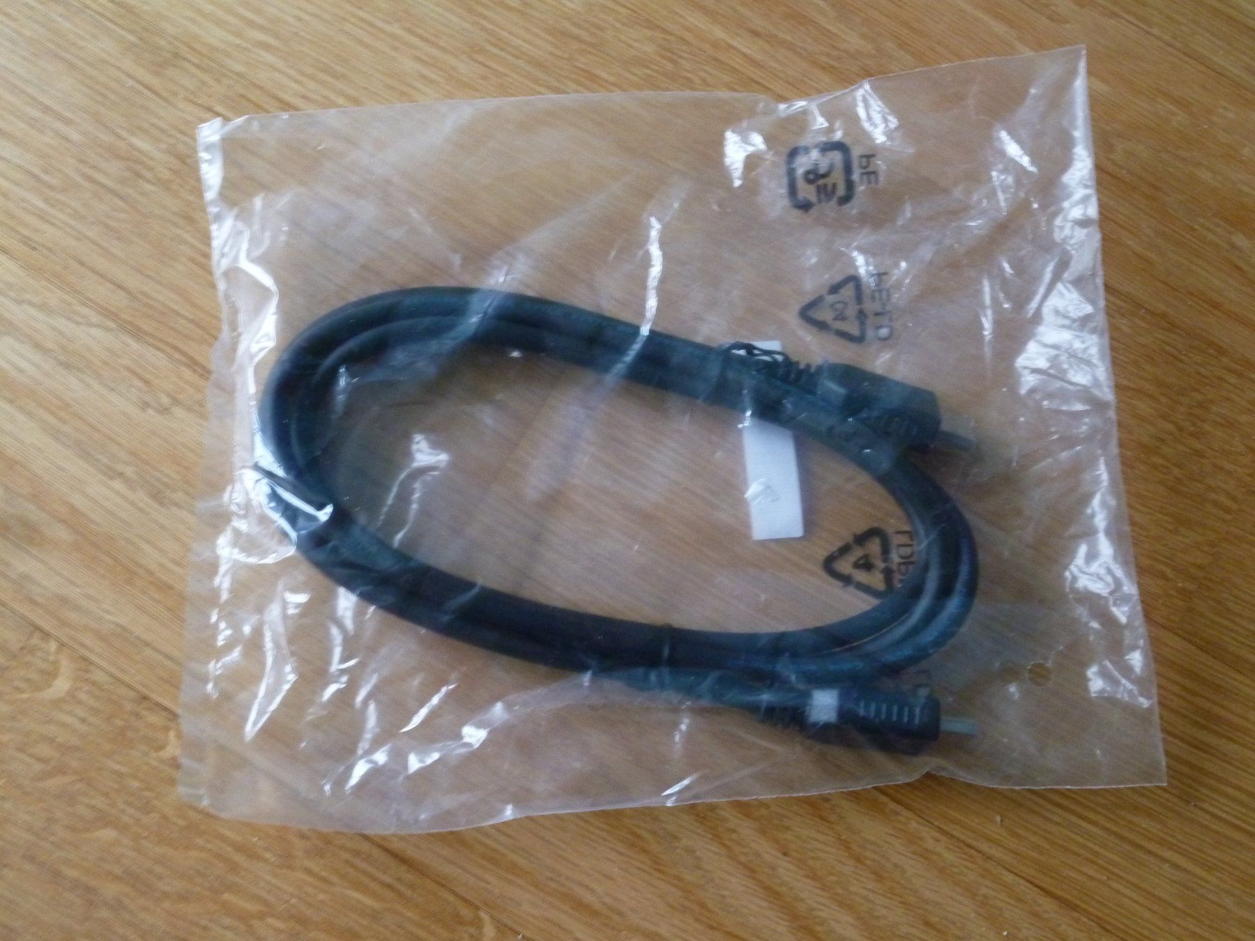 Cavi: HDMI-Kabel 1m neu – Nuovo e nell'imballaggio originale da Sarnen venduto da Ver01dg
