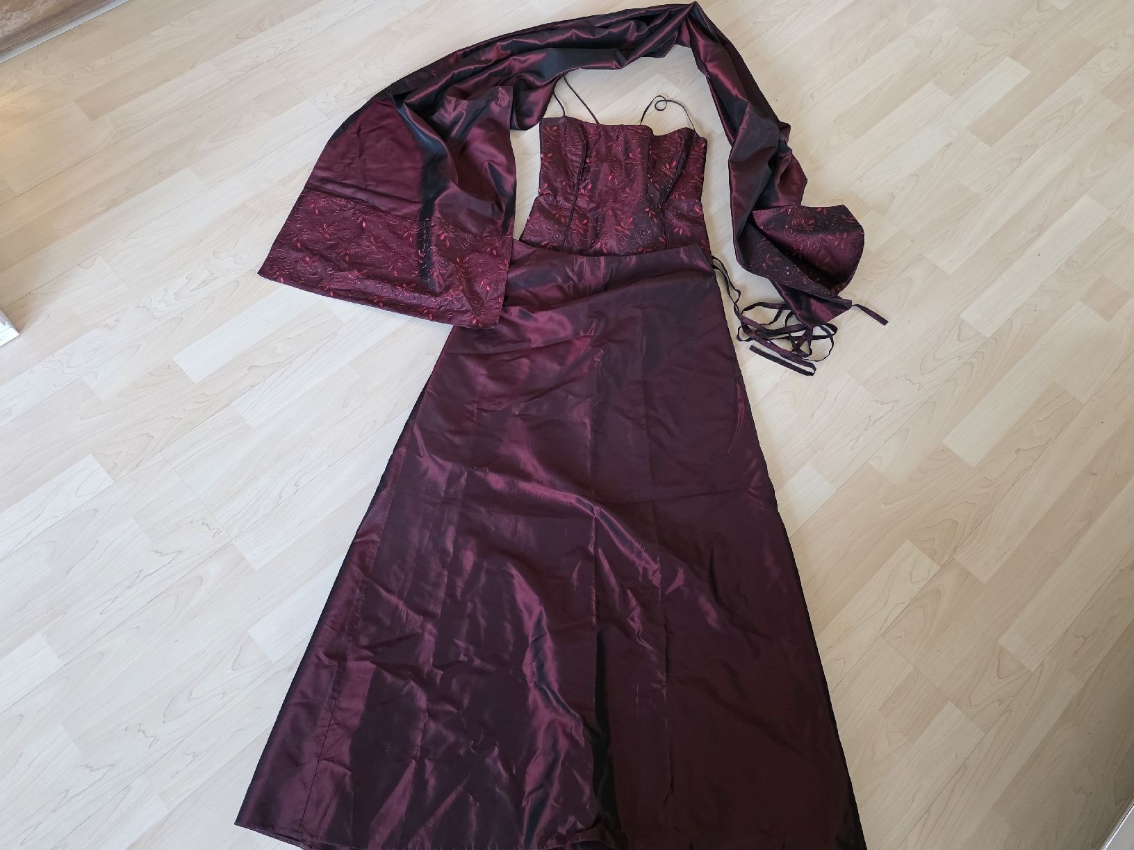 C&A Vestiti: Rotes Abendkleid mit Stola, Grösse 38  – Usato da Suhr venduto da andreas_2008
