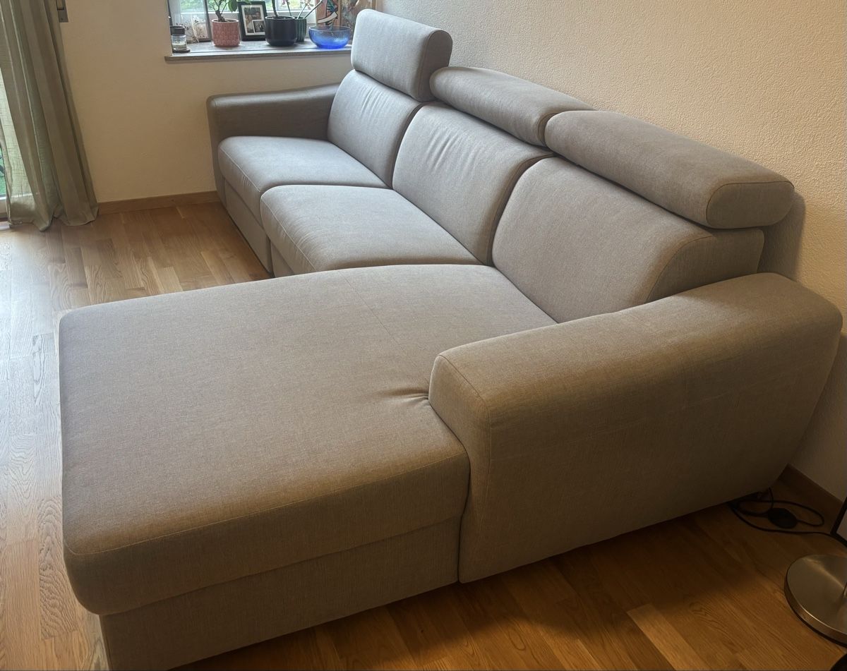 Sofas: Full Reclining Corner Sofa - Grey - Excellent Condition – Neuf (Voir description) à Bern par cia_6q9y 4