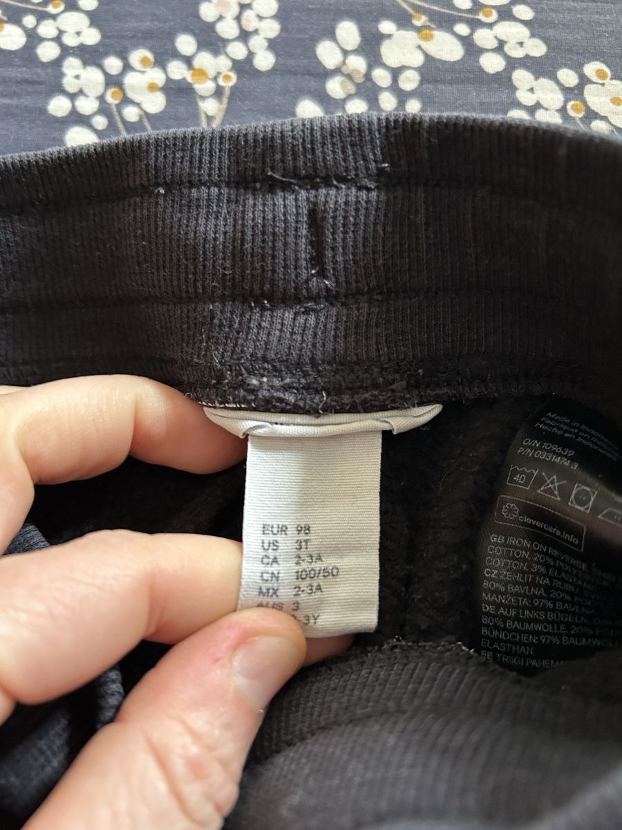 Zara Pantaloni: Pantalon Zara taille 98 – Nuovo (secondo la descrizione) da Lausanne venduto da SaraSkjellaug 1