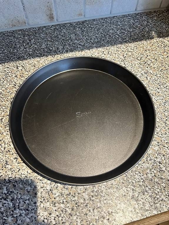 Backformen: Runde Kuchenform / Backform ca. 32 cm – Gebraucht aus Wolfenschiessen von ali_6dvv