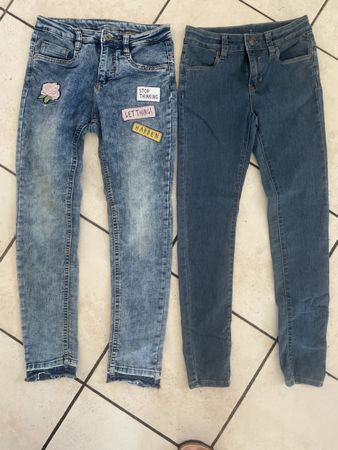 2 leichtere stretch Jeans Gr.152Top Zustand und Neu