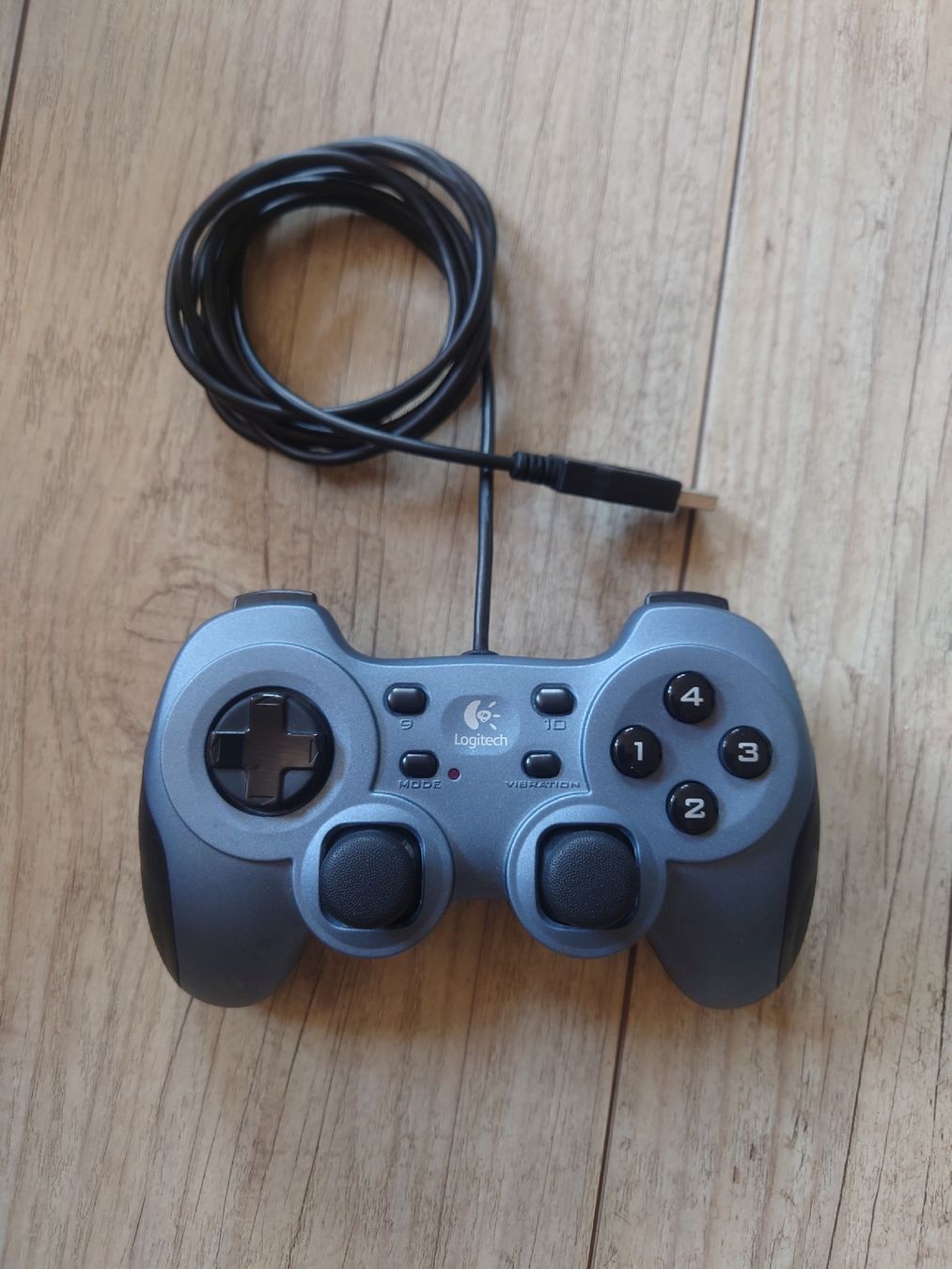 Logitech Controller: Logitech RumblePad 2 Gamepad guter Zustand – Usato da Wettingen venduto da l_i500