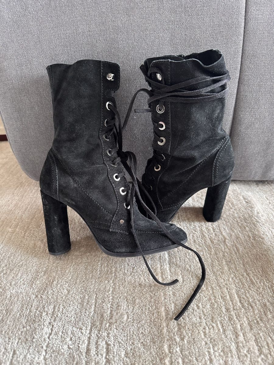 Casadei Scarpe da donna: Casadei bottines 37,5 daim – Usato da La Croix (Lutry) venduto da secondhandZara