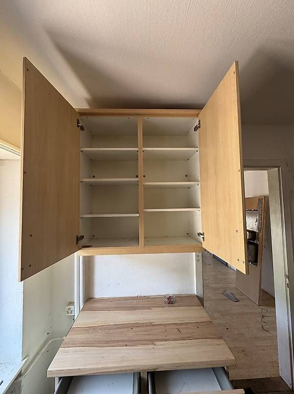 Cucine complete: Küchen-Element, Ober- und Unterschrank – Usato da Münchwilen AG venduto da me2work 2