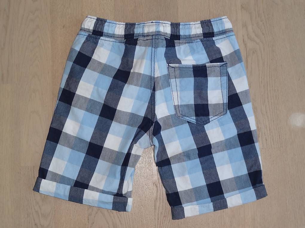 Pantaloni: Kurze Hose Short Gr 140 oder 146 Zwillinge – Usato da Diessenhofen venduto da Stephanla52 1