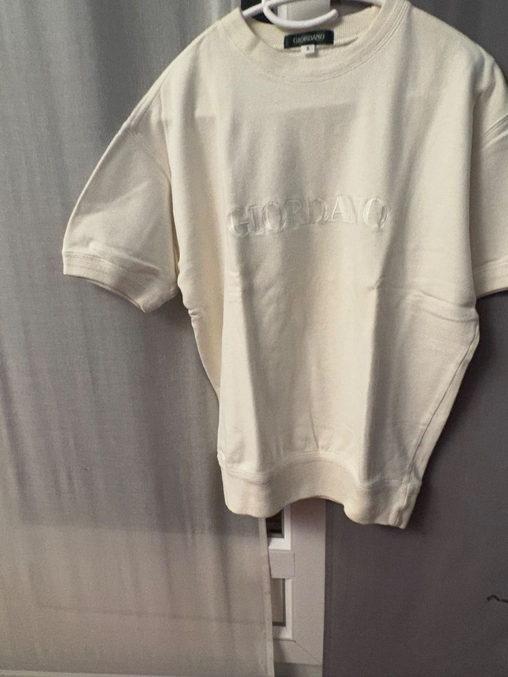 T-shirt: T-shirt Giordano blanc cassé, taille S – Usato da Lausanne venduto da ine_6c2m