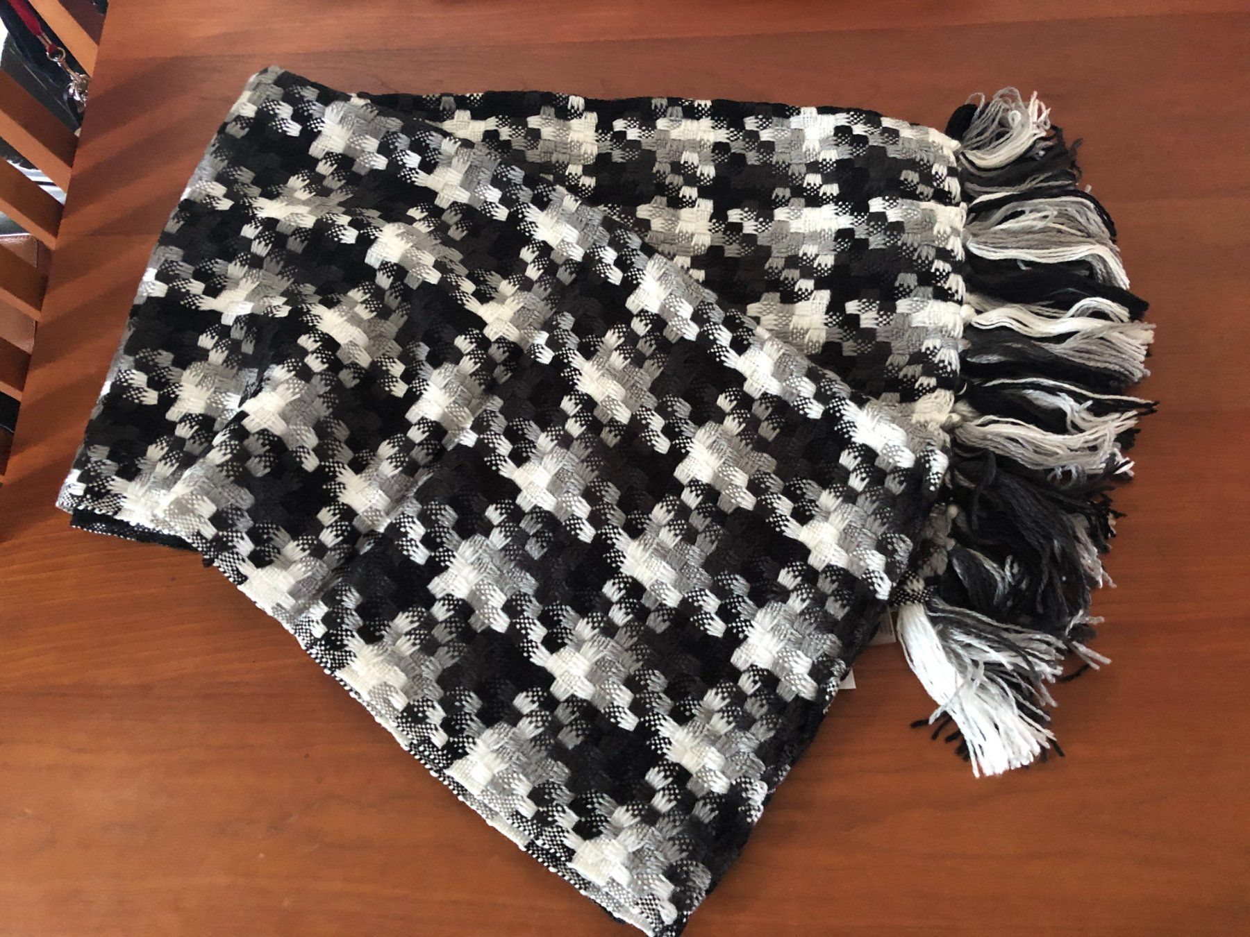 Calvin Klein Foulard & Sciarpe: Sciarpa nuova Calvin Klein – Nuovo (secondo la descrizione) da Meilen venduto da val_tsv8