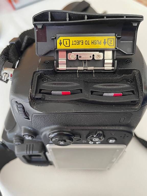 Nikon Fotocamera: Nikon D610  Digital Kamera body – Usato da Weiach venduto da Jippiich 1