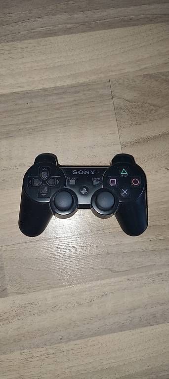 Console: Playstation 3 inkl. 4 Spiele + 1 Controller – Usato da Reinach AG venduto da pat_m26y 2
