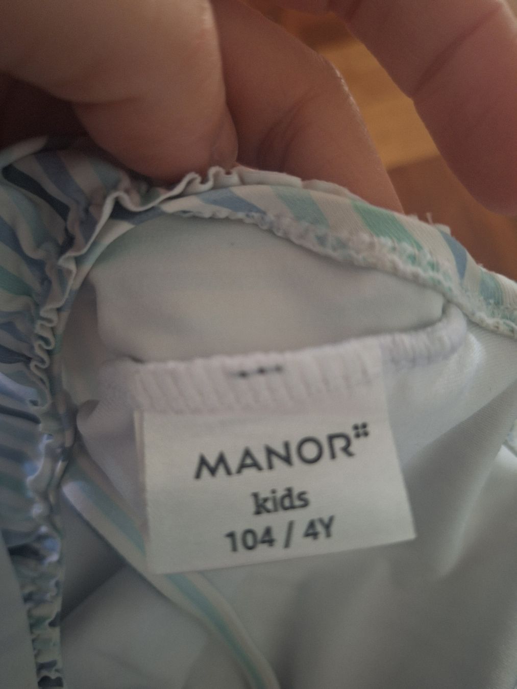 Manor Badekleider & Bikinis: Badeanzug Gr. 104 Manor Kids – Gebraucht aus Fribourg von lf87 2