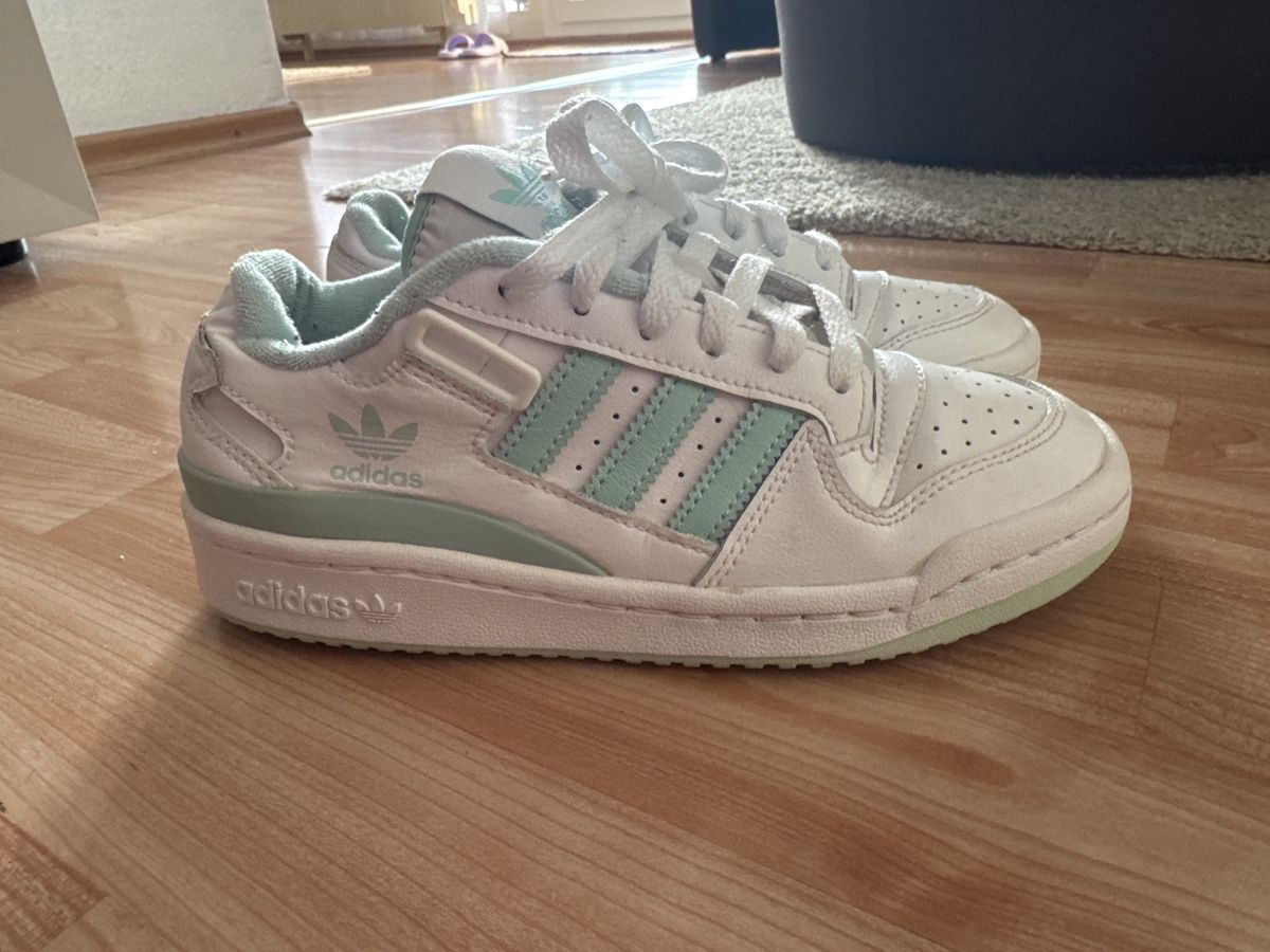 Adidas Scarpe per ragazze: Adidas schue – Usato da Füllinsdorf venduto da silberstern110