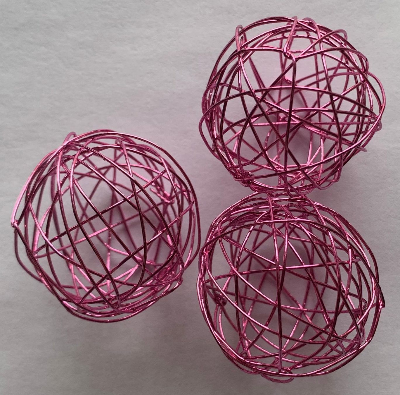 Tutte le decorazioni: 5 Drahtkugeln pink 30mm – Nuovo (secondo la descrizione) da Zäziwil venduto da kreative-ideen