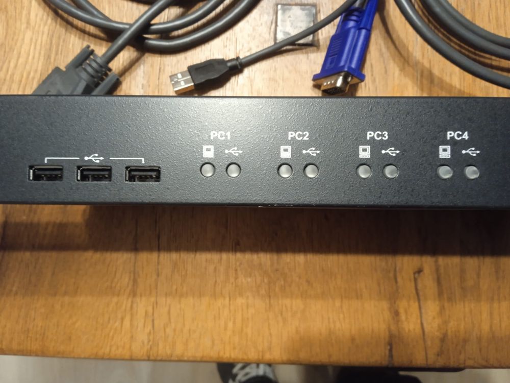 switch KVM HPE AF611A Server Console Switch 1x4 4Port Kaufen auf
