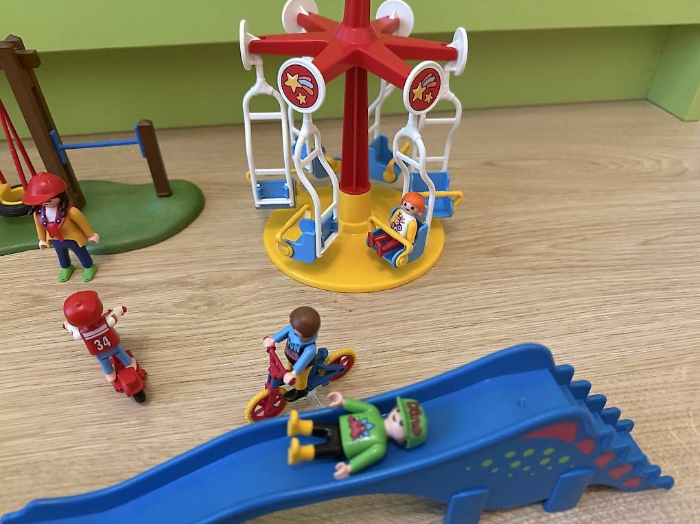 Playmobil Spielzeuge: Playmobil grosser Spielplatz 4070 – Gebraucht aus ZUFIKON von SULMI01 3