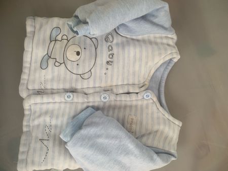 Baby Jacke mit Füllung 6-9 Monate