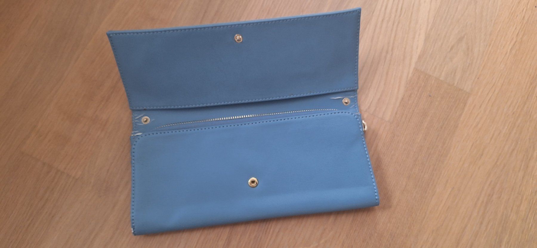 Armani Borse da donna: Armani Clutch/Geldbörse hellblau – Usato da Luzern venduto da larissa_n 3