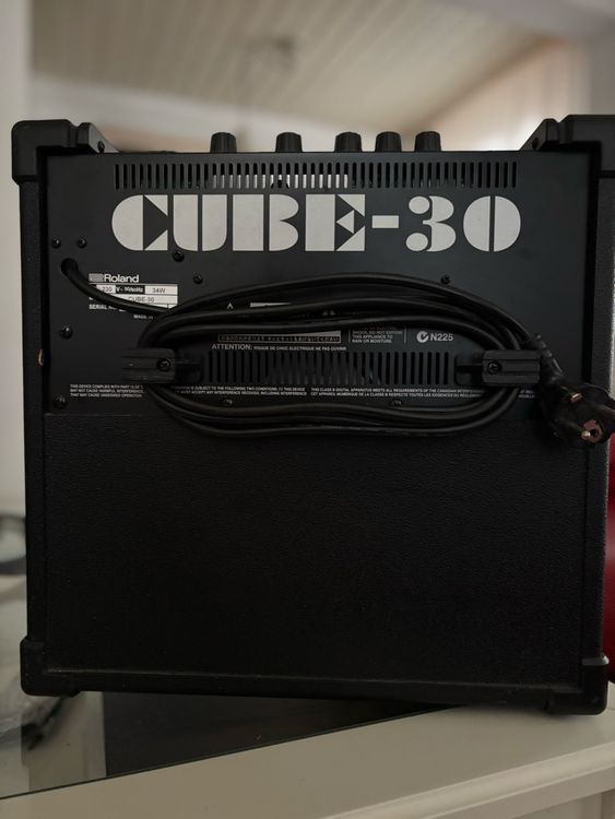 Cube 30 Roland Amplifier (D&amp;#39;occasion) à Elgg pour CHF 145 – retrait ...
