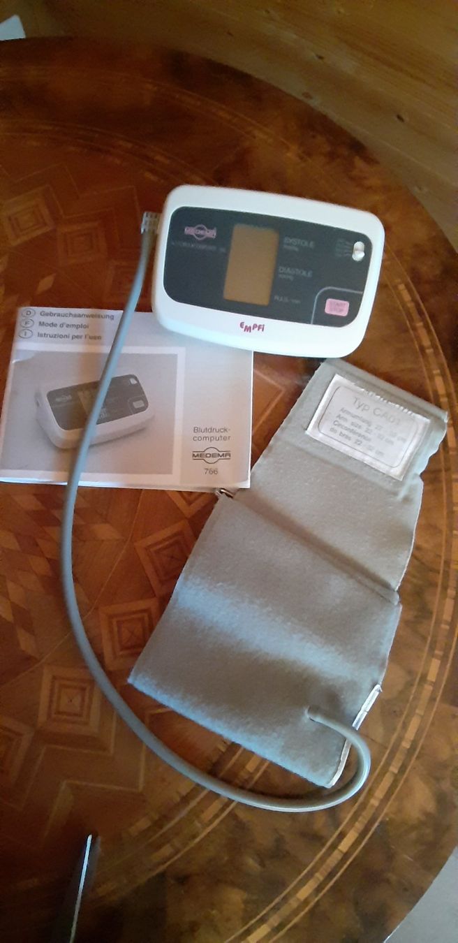 Attrezzature mediche: Blutdruck Computer Empfi Medema – Usato da Henggart venduto da hen_9f22