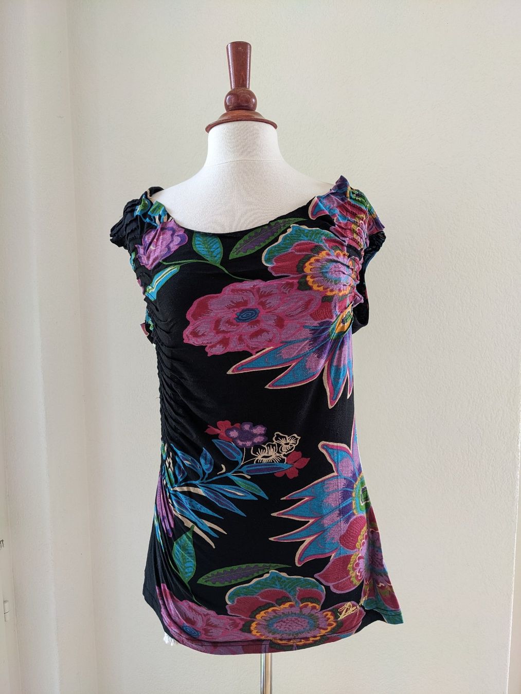 Desigual T-shirt: Desigual Oberteil Shirt XL/ L – Usato da Lengnau AG venduto da Nathi88