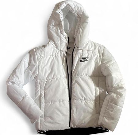 Nike Winterjacke weiss Grösse S guter Zustand
