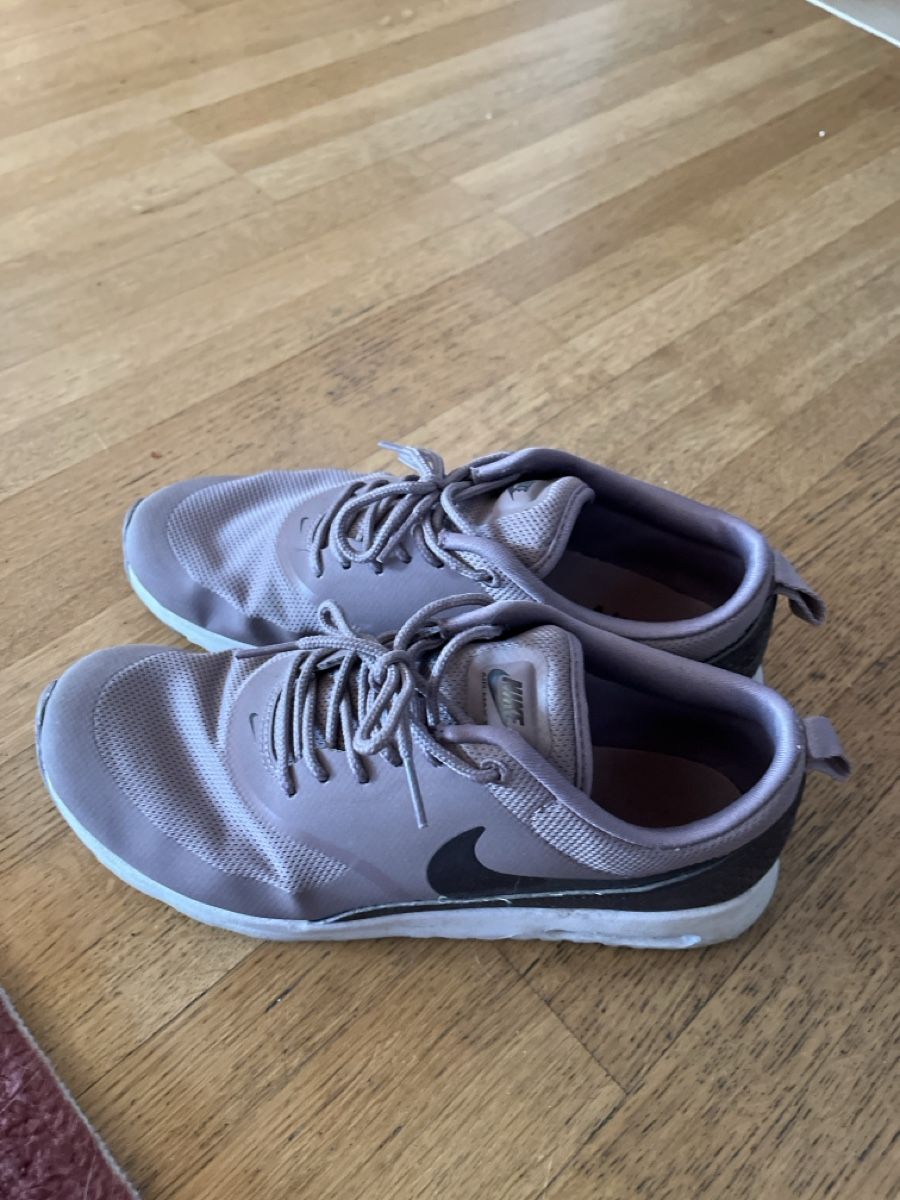 Scarpe da donna: Nike gr.39 – Usato da Jenaz venduto da Gba63