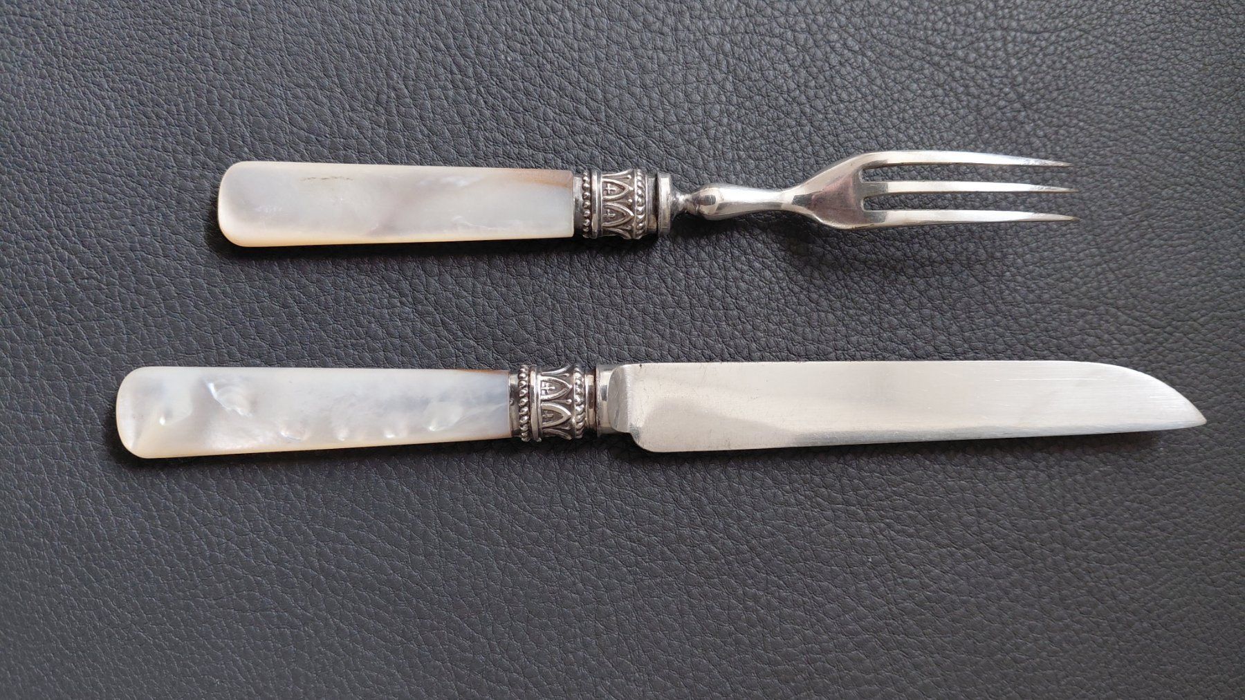 Set di posate: Messer Gabel Silber Perlmuttgriff – Usato da Unterengstringen venduto da Akutey 1