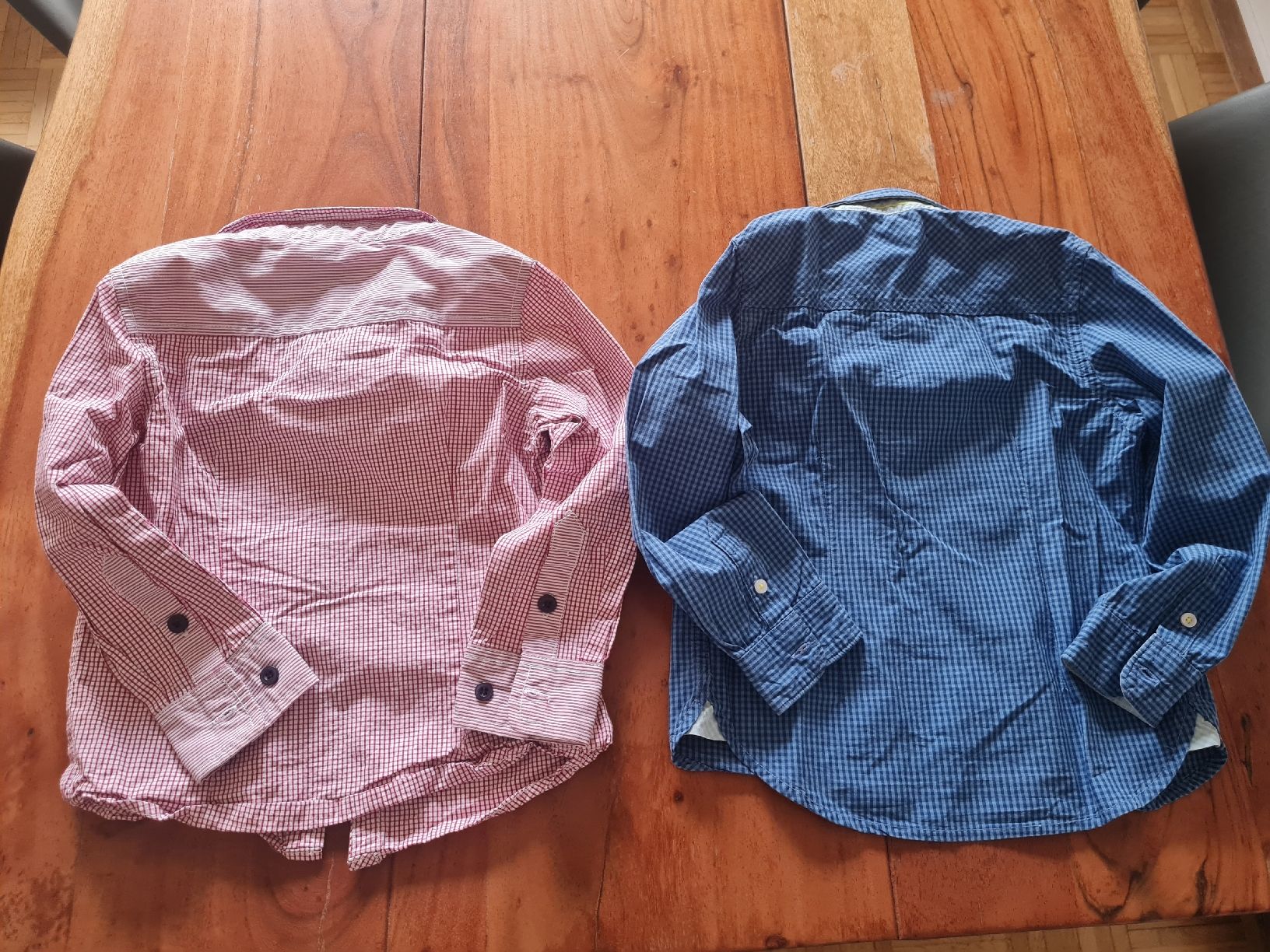 Camicie, T-shirt & Polo: 2 Hemd langarm, wie neu. Grösse 104 – Usato da Otelfingen venduto da Amors 2