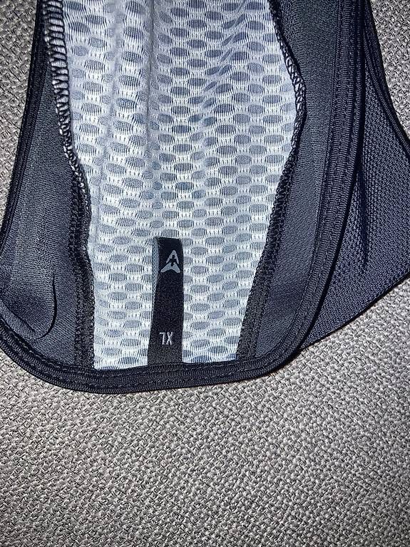 Leibchen & Hosen: Cuore Velo bib XL – Gebraucht aus Greppen von chr_22d9 2