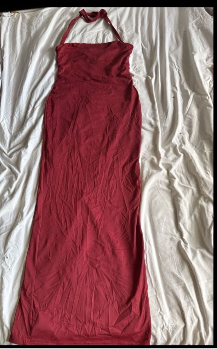 Shein Kleider: Robe longue rouge bordeaux  – Neu (gemäss Beschreibung) aus Biel/Bienne von glaewynnshop 2