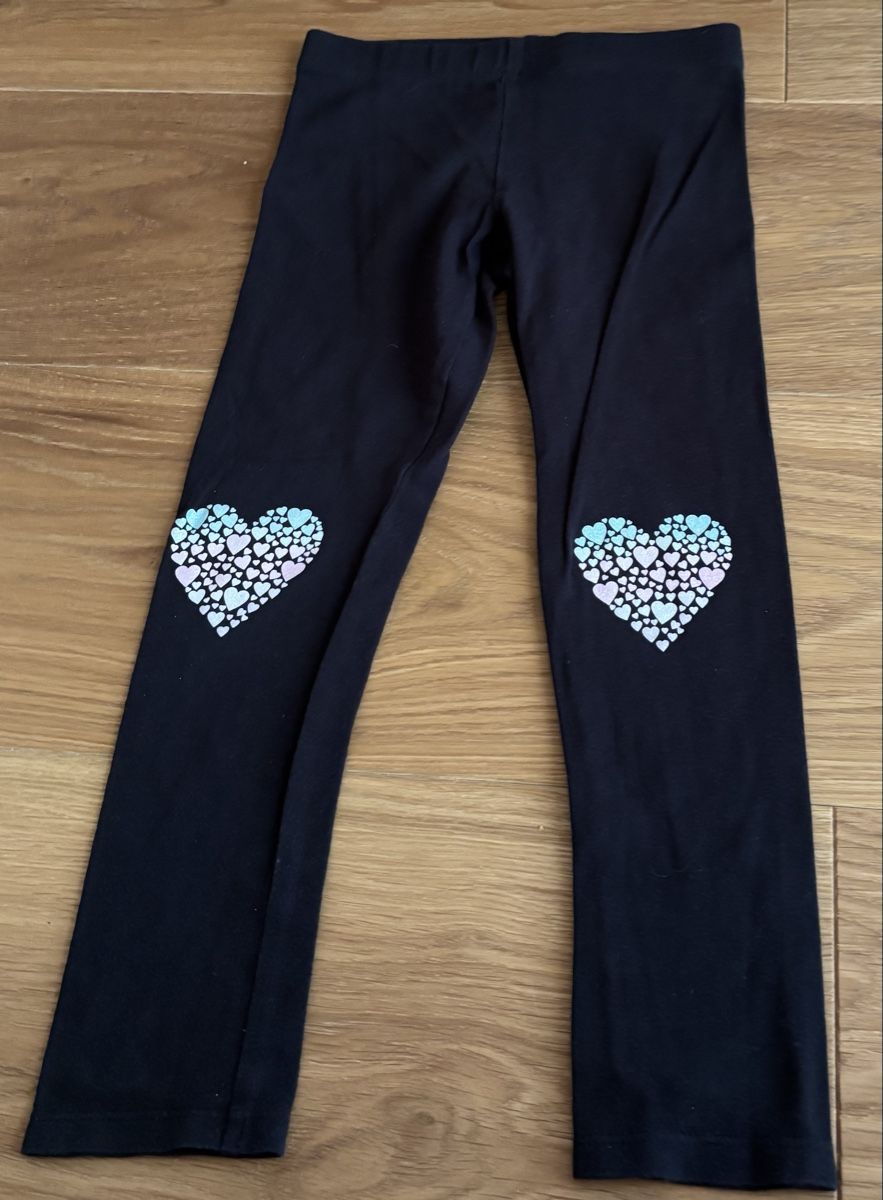H&M Strümpfe & Strumpfhosen: Leggings schwarz mit Herzen Grösse 110 – Gebraucht aus Jegenstorf von Annina0506