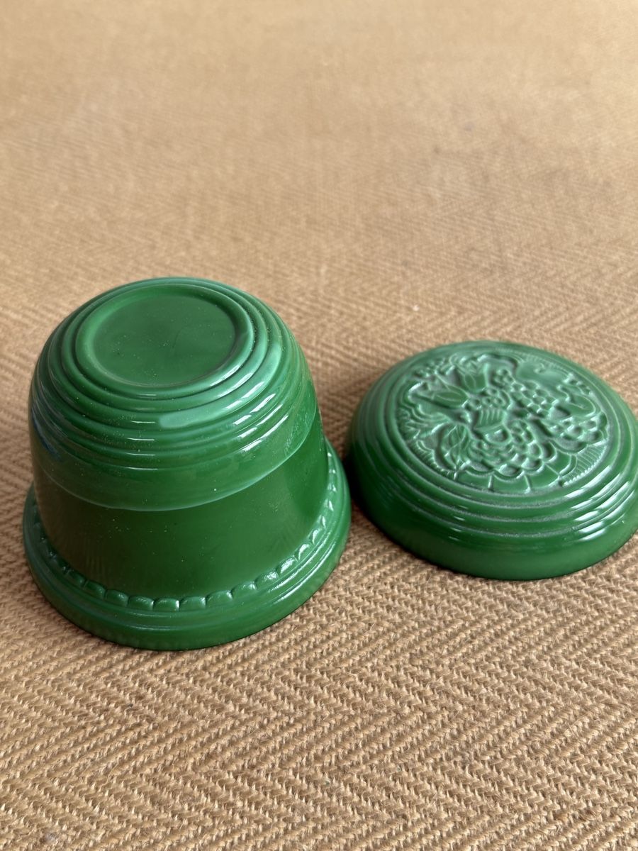 Zuccheriere: Vintage Deckeldose Boho Malachit Glas Tschechoslowakei  – Usato da Konolfingen venduto da petzipetz 1