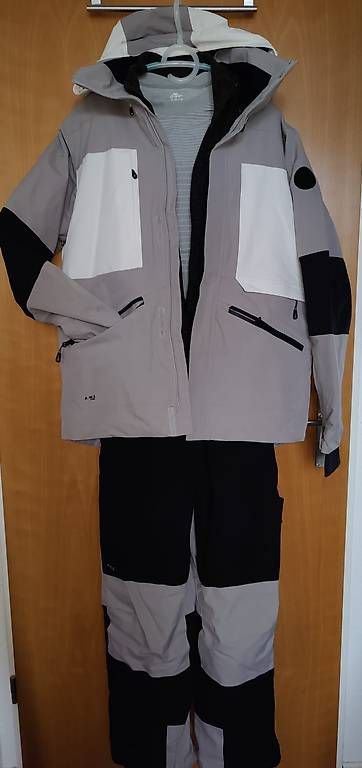 Kleiderpakete: Ski Kleider XL Grösse – Gebraucht aus Bassersdorf von Althen 1