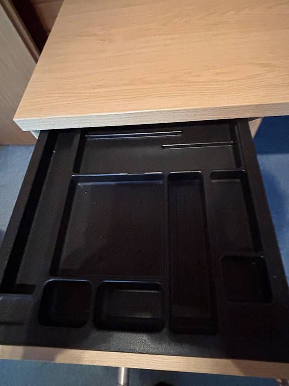Scrivanie: Massiver Holzschreibtisch – Usato da Schönenberg TG venduto da san_8qw6 1